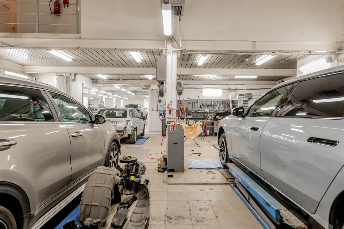 GVS Oto Lastikçi servis alanında lastik ve jantlar